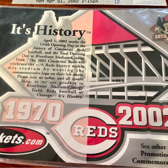 Cincinnati Reds 2002 Commemorative Set - Picture 2 of 4